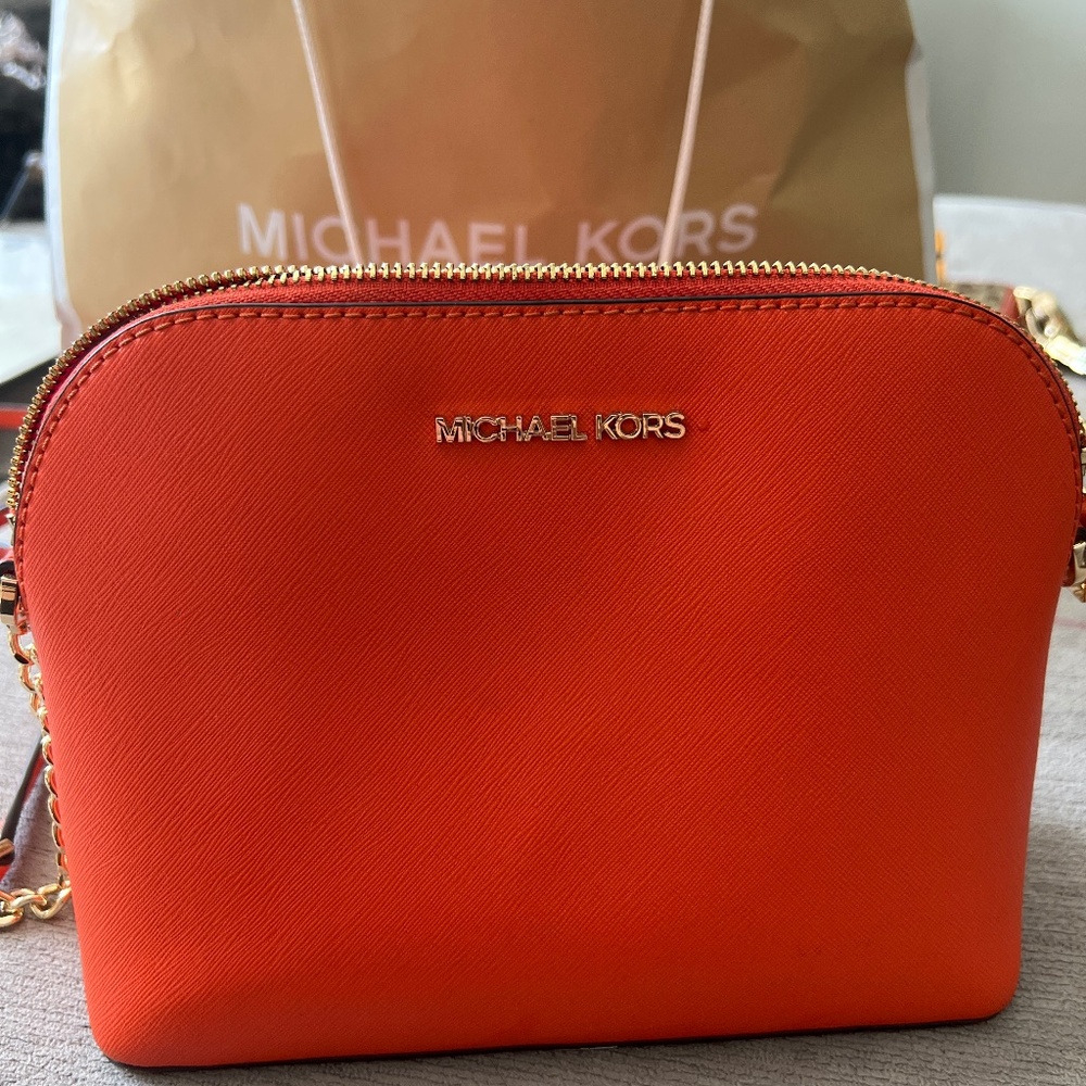 Michael kors crossbody